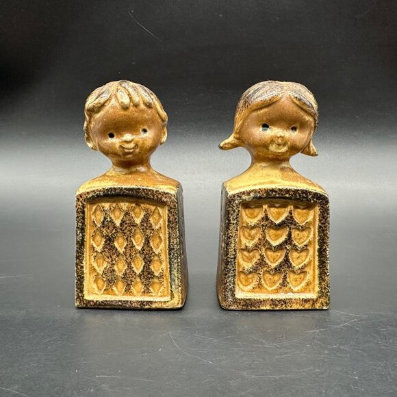 Vintage Shaker Set 1970s Boy Girl Brown Salt Pepper Boho Kitschy Figurines - Picture 2 of 8